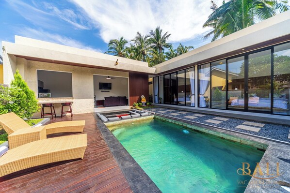 Outdoor pool - Lovina stylish 2BR pool villa with free breakfast! (Kecamatan Banjar)