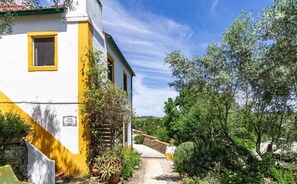 Property grounds - Quinta Laranja - Chalet with 2 bedrooms - "Glabana Jasmin" (Alvorninha)