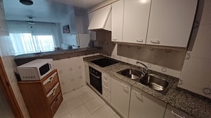 Fridge, microwave, oven, coffee/tea maker