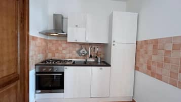 Frigorífic, forn, placa de cuina i rentaplats