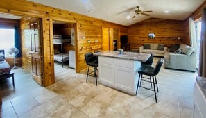 المنشأة من الداخل