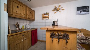Fridge, microwave, coffee/tea maker, toaster