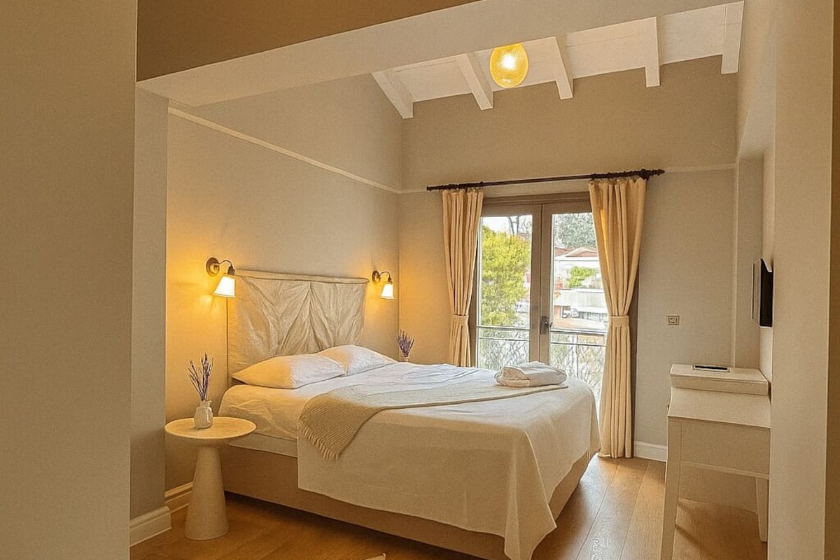 In-room safe, bed sheets