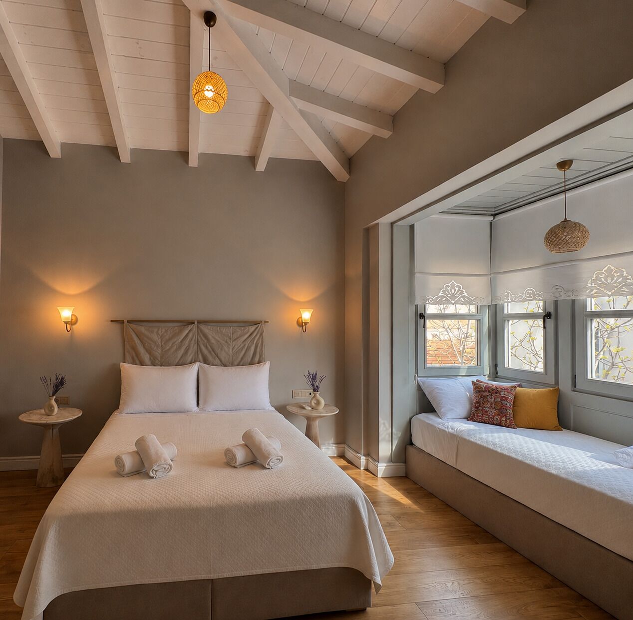 Classic Twin Room | In-room safe, bed sheets