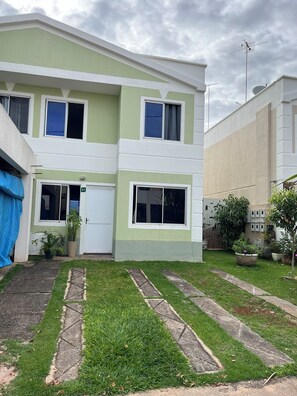 Front of property - Quarto Privativo com Suite e Ar (Sao Sebastiao)