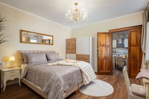 1 habitación, tabla de planchar con plancha, wifi y ropa de cama 