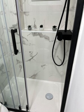 Bathroom - APPARTEMENT PARIS CDG COSY ET LUMINEUX (Livry-Gargan)