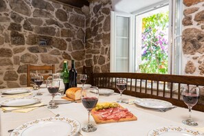 Dining - Charming Seaside Villa in Podobuče, Pelješac Peninsula, Croatia (Podobuce)