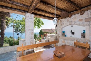 Outdoor dining - Charming Seaside Villa in Podobuče, Pelješac Peninsula, Croatia (Podobuce)