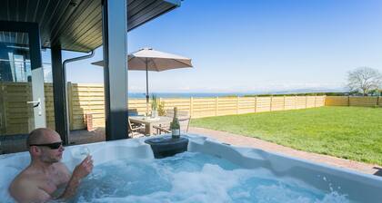 2 Trem Y Mor - a dog that sleeps 6 guests in 3 bedrooms