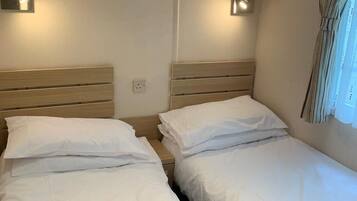 2 bedrooms, iron/ironing board, bed sheets