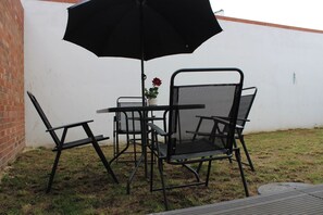 House | Outdoor dining