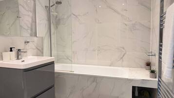 House | Bathroom | Shower, free toiletries, hair dryer, towels
