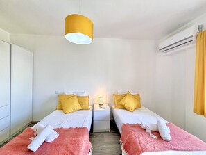 2 phòng ngủ, bộ trải giường 