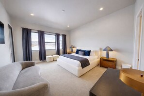 4 habitaciones, escritorio, tabla de planchar con plancha y wifi gratis 