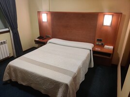 Cubrecamas, wifi gratis y ropa de cama 