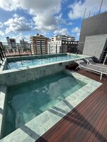 4 piscinas externas