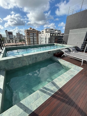 4 piscines a l'aire lliure