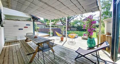 LARGE FAMILY HOME WITH POOL - 10 MIN FROM THE BEACHES OF BIARRITZ AND ANGLET