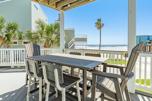 تناول الطعام بالخارج