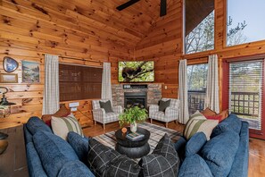 Smart TV, chimenea, videojuegos y futbolito