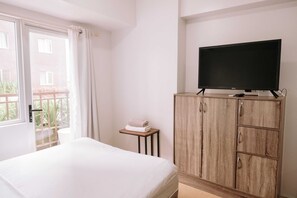 Condo, 1 Bedroom, Balcony, Garden View | Room amenity