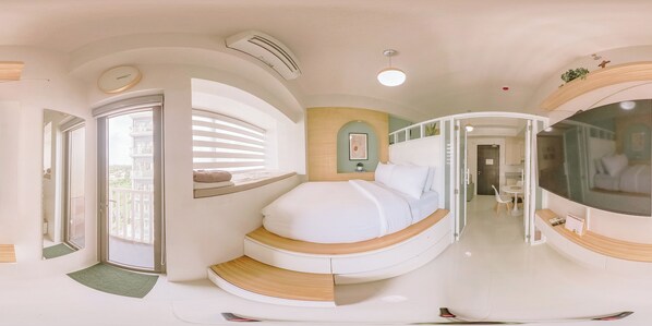 Condo, 1 Bedroom, Balcony, Garden View | Living room