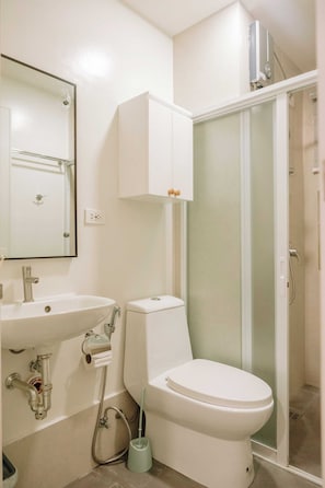 Appartement, 1 slaapkamer, balkon, uitzicht op tuin | Badkamer