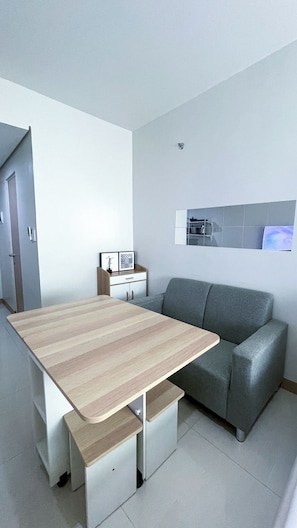 Estudio, 1 habitación, balcón, vistas al jardín | Interior