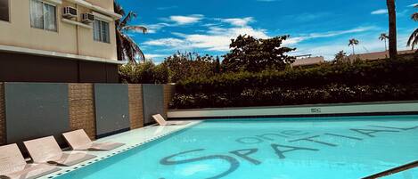 Appart'hôtel, 2 chambres | Piscine