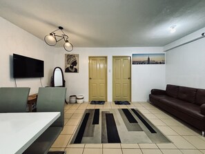 Apartment, 2 Schlafzimmer | Wohnzimmer