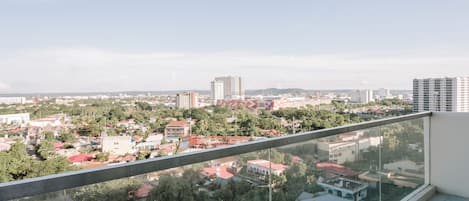 Condo, 1 chambre, balcon, vue sur la ville | Balcon