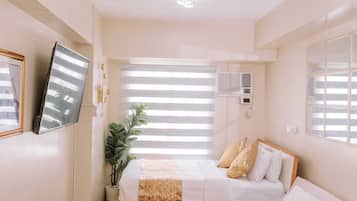 Condo, 1 Bedroom | Living room