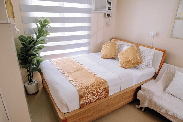 1 bedroom - Urban Escape With a View (Iloilo)