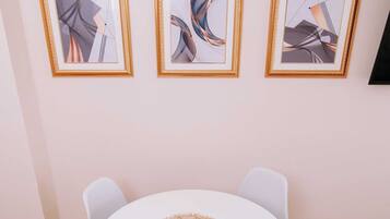 Condo, 1 quarto | Sala de jantar