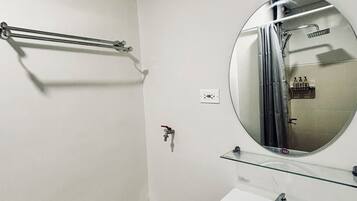 Condo, 1 Bedroom, Balcony | Bathroom