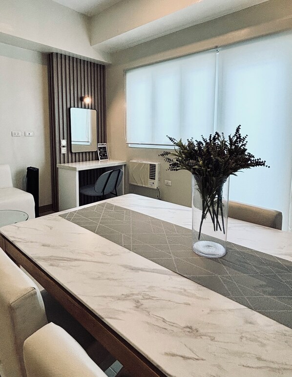 Apartment, 1 Bedroom, Balcony | Interior