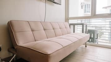 Studio, 1 Bedroom | Living room