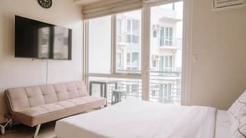 Studio, 1 Bedroom | Living room