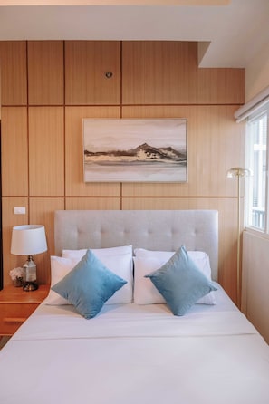 Room - Elegant Living in the City (Iloilo)