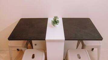 Condo, 1 quarto, sacada | Sala de jantar