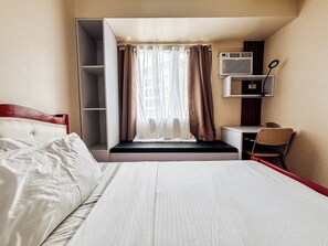 Condo, 2 Bedrooms, Balcony - Elegant 2 Bedrooms With Pool View (Iloilo)