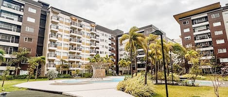 Leilighet, 2 soverom, balkong | Overnattingsstedets uteområder