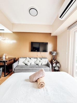 Studio, 1 Bedroom