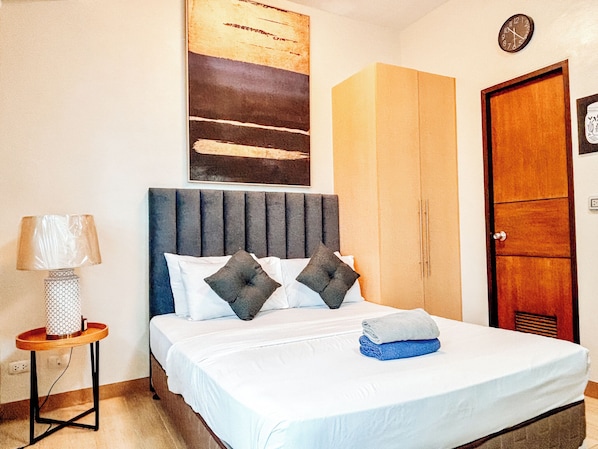 Condo, 1 Bedroom, Balcony, Garden View