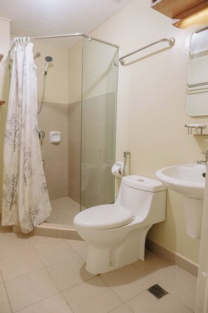 Condo, 1 Bedroom, Balcony | Bathroom
