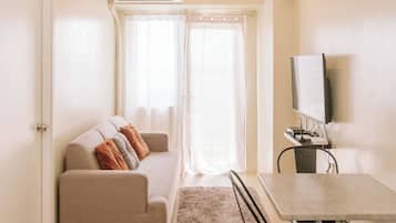 Condo, 1 quarto, sacada | Sala de estar