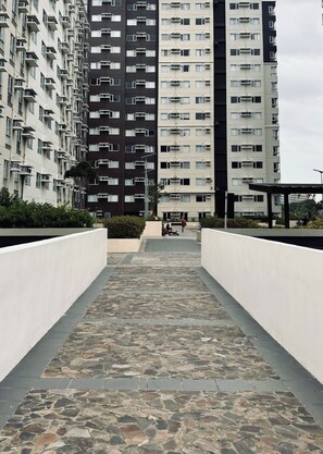 Apartment, 1 Schlafzimmer, Terrasse, Gartenblick | Unterkunftsgelände