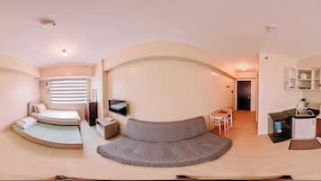 Condo, 1 Bedroom, Patio, Garden View | Living room