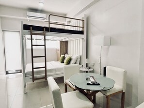 Condo, 1 Bedroom, Balcony, Garden View - Trendy Studio With Bunk Bed (Iloilo)